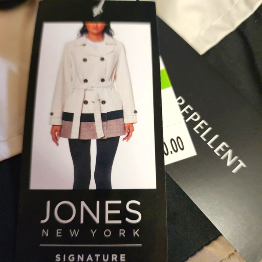 Women's Jones of New York rain jacket